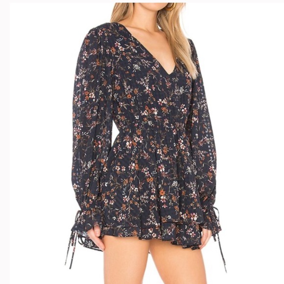 Tularosa Dresses & Skirts - Tularosa x REVOLVE Deedee Dress in Navy Floral